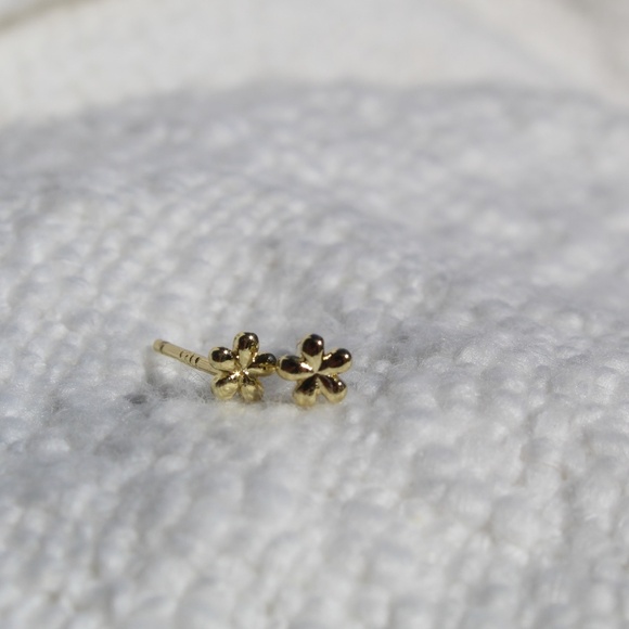 Sterling Silver Dainty Gold Flower Stud Earrings - Picture 2 of 8